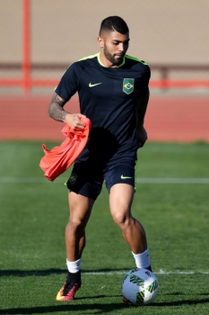 O atacante Gabigol deixou o Santos para jogar pela Inter de Milão