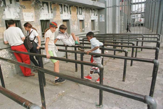 As bilheterias do Olímpico Atahualpa em dia de pouco movimento