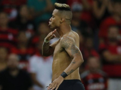Rafael Silva - provocação no jogo Vasco 1x1 Flamengo, pela Copa do Brasil de 2015
