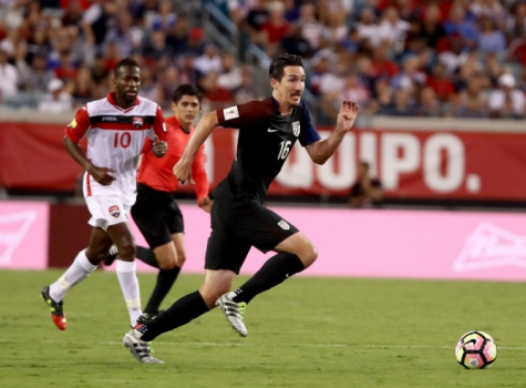 Estados Unidos golearam Trinidad e Tobago por 4 a 0 e também avançaram
