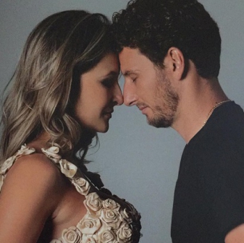 Elano e a esposa Alexandra