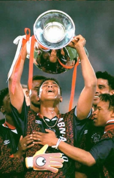 1995: O Ajax de Kluivert bate o Milan na final pela contagem mínima
