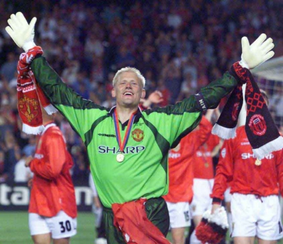 1999: Goleiro Peter Schmeichel riu com a vitória do Manchester United por 2 a 1 sobre o Bayern de Munique
