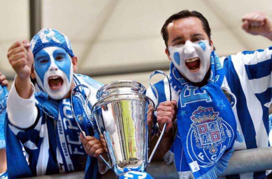 2004: Porto atropela o Monaco na final: 3 a 0