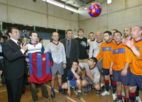 Iniesta em evento com Stoichkov