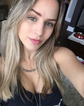 Natalia, esposa de Gilberto