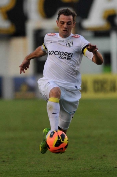Argentino Montillo, que no Brasil brilhou por Cruzeiro e Santos, defende o Shandong Luneng, da China