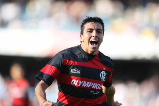 Versátil chileno Gonzalo Fierro defendeu o Flamengo e hoje joga no Colo Colo do Chile