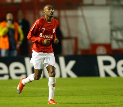 Na LDU atualmente, equatoriano Luís Bola~mnos defendeu Santos e Internacional