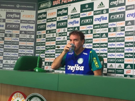 'P...' com rachão, Cuca dá a receita para título: 'Feijãozinho com arroz'