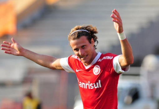 Artilheiro Diego Forlán defendeu o Inter, porém, hoje está no futebol da Índia