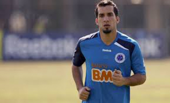 Zagueiro uruguaio Mauricio Victorino, hoje no Nacional, se destacou no Cruzeiro e defendeu o Palmeiras