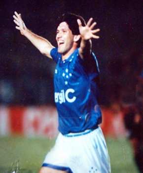 1993 - Roberto Gaúcho marcou gols importantes na conquista do Cruzeiro