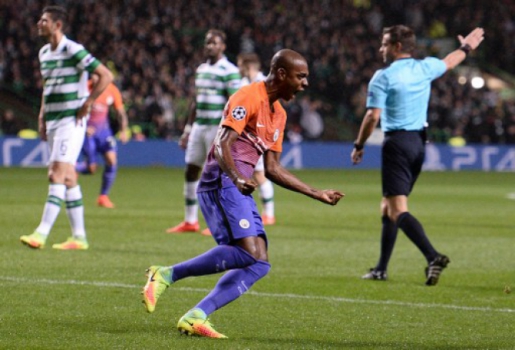 Fernandinho - Celtic x Manchester City