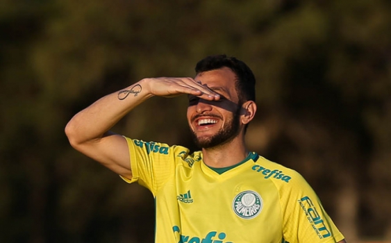 'Mentor' da zaga artilheira, Dracena busca seu primeiro gol no Palmeiras