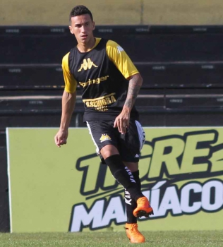 Douglas Moreira - Criciúma