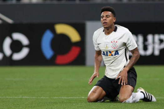 Carille tira peso de Gustavo, lamenta empate do Timão, mas elogia atuação