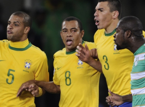Gilberto Silva - Brasil x Costa do Marfim - Copa do Mundo-2010