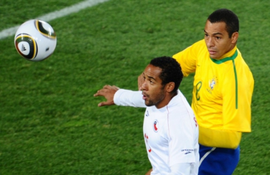 Gilberto Silva - Brasil x Chile - Copa-2010