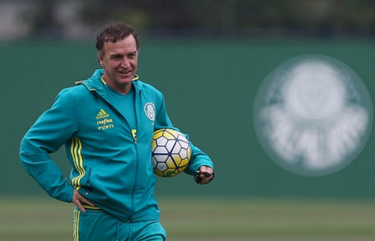 Cuca estuda fazer mudanças no Palmeiras
