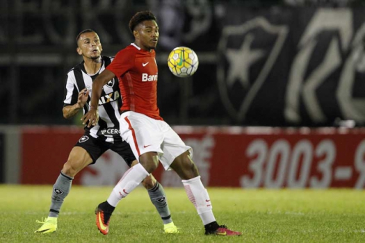 Botafogo x Internacional - Vitinho