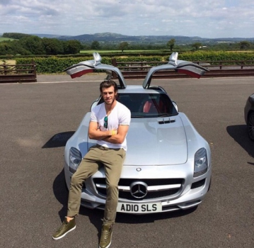 Gareth Bale já tirou onda com Auto Vivendi
