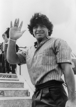 Em 1984 transferiu-se para o Napoli