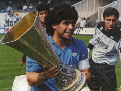 Ao lado de Careca, conquistou a Copa da Uefa de 1989