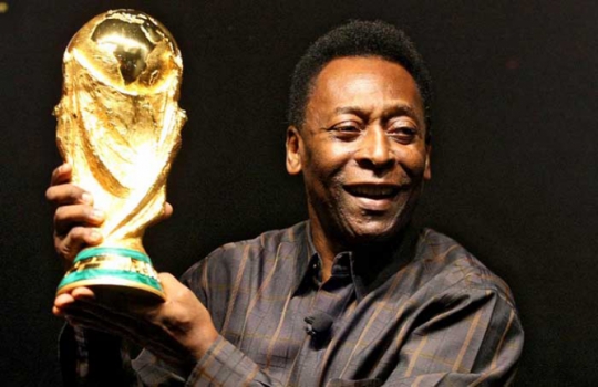 Pelé foi o jogador mais jovem a ser campeão mundial, e depois o mais jovem a ser bicampeão