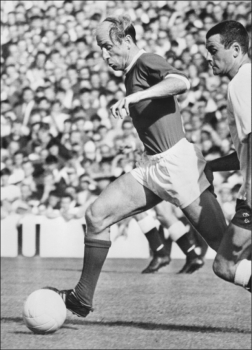 1966 - Bobby Charlton (Manchester United)