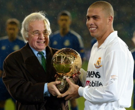 2002 - Ronaldo (Real Madrid)