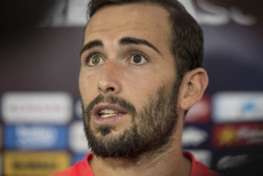 Aleix Vidal sente dores na coxa direita e tem volta indefinida ao Barcelona