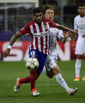 Augusto Fernández desfalca Atlético de Madrid por lesão grave: ruptura no ligamento cruzado. Retorno indefinido