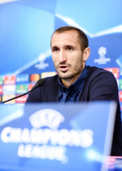 Chiellini, com dores musculares, tem retorno próximo a Juventus