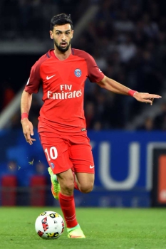 Pastore, com dores na panturrilha, tem volta indefinida ao PSG