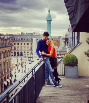 Esteban Ocon e namorada