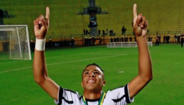 Timão faz força e tenta reduzir gasto milionário para manter jovem talento