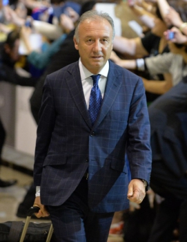 Alberto Zaccheroni dirigiu o Japão na Copa, mas está sem clube