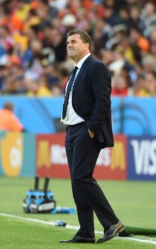 Ange Postecoglou permanece como treinador da seleção da Austrália