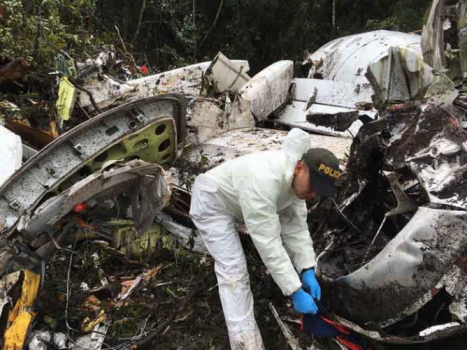 Polícia divulga imagens do local do acidente
