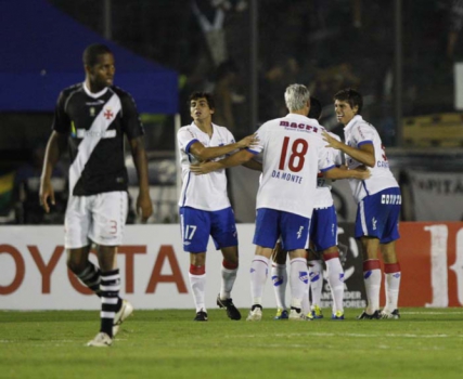 Vasco 1x2 Nacional (URU) - 8/2/2012