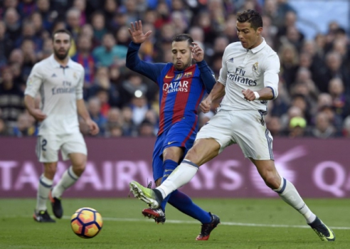 Jordi Alba e Cristiano Ronaldo - Barcelona x Real Madrid