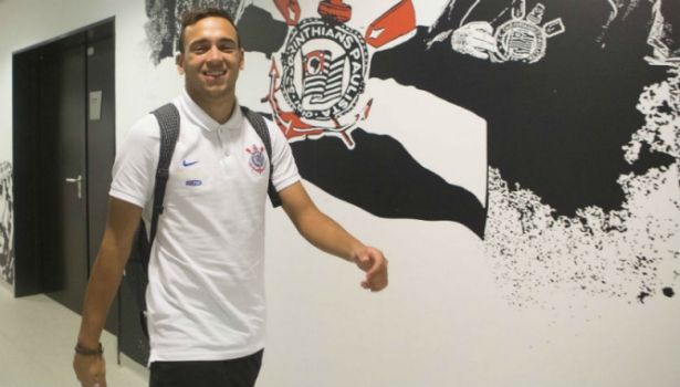 Maycon mira titularidade do Timão e diz: 'Volto melhor e mais experiente!'