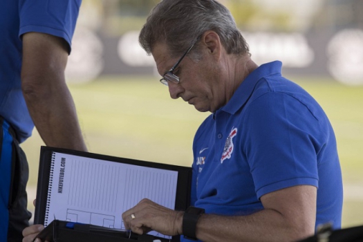 Oswaldo de Oliveira, técnico do Corinthians