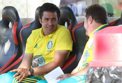Cuca usa até o técnico do sub-20, e base do Palmeiras acaba ano em alta