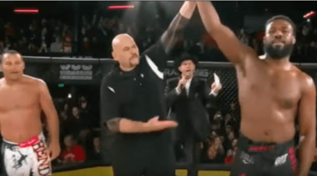 Jon Jones venceu Dan Henderson na segunda edição do Submission Ground