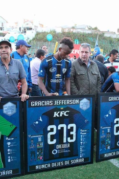 JEFFERSON OREJUELA RECEBE PLACA