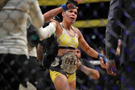 Amanda Nunes - campeã no UFC