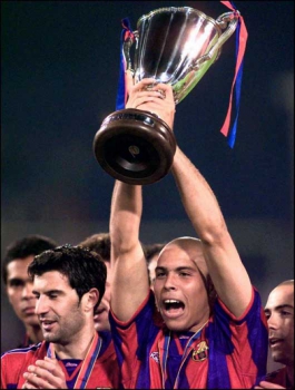 Em 1997 o Fenômeno se tornou o primeiro jogador a ganhar por dois anos seguidos