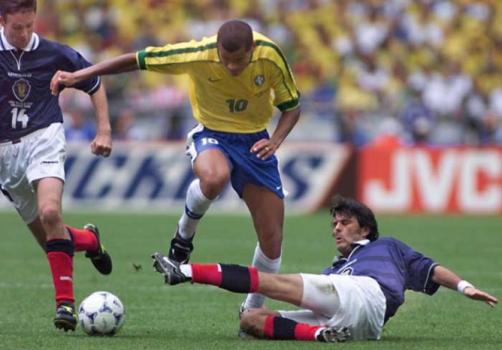 O Brasil voltaria a ganhar o prêmio em 1999, ano em que Rivaldo brilhava no Barcelona